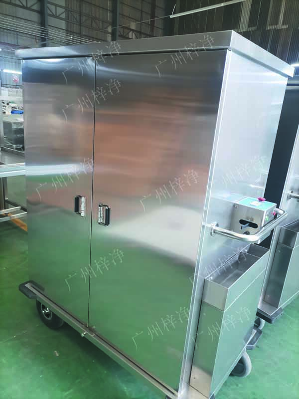 密閉式滅菌器械物品電動(dòng)轉(zhuǎn)運(yùn)車(chē)采用304拉絲不銹鋼板面板厚度：≥1.2mm,表面作拉絲亞光處理。